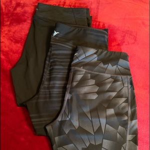 🖤 Two pairs of workout capris 🖤